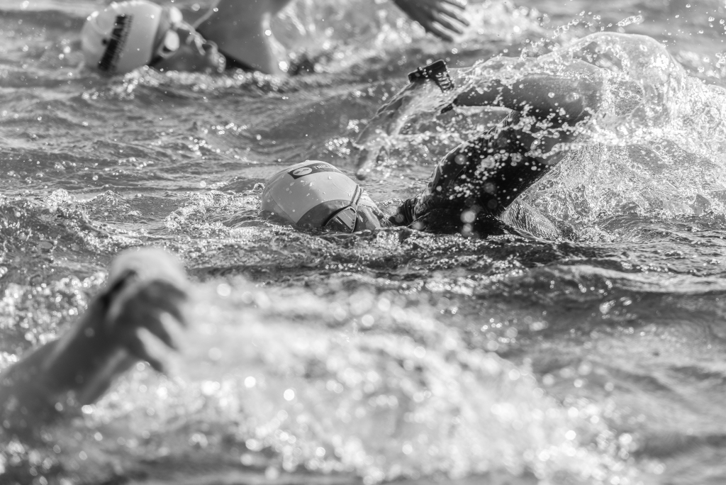 Swimmers/jorge-romero-760537-unsplash.jpg